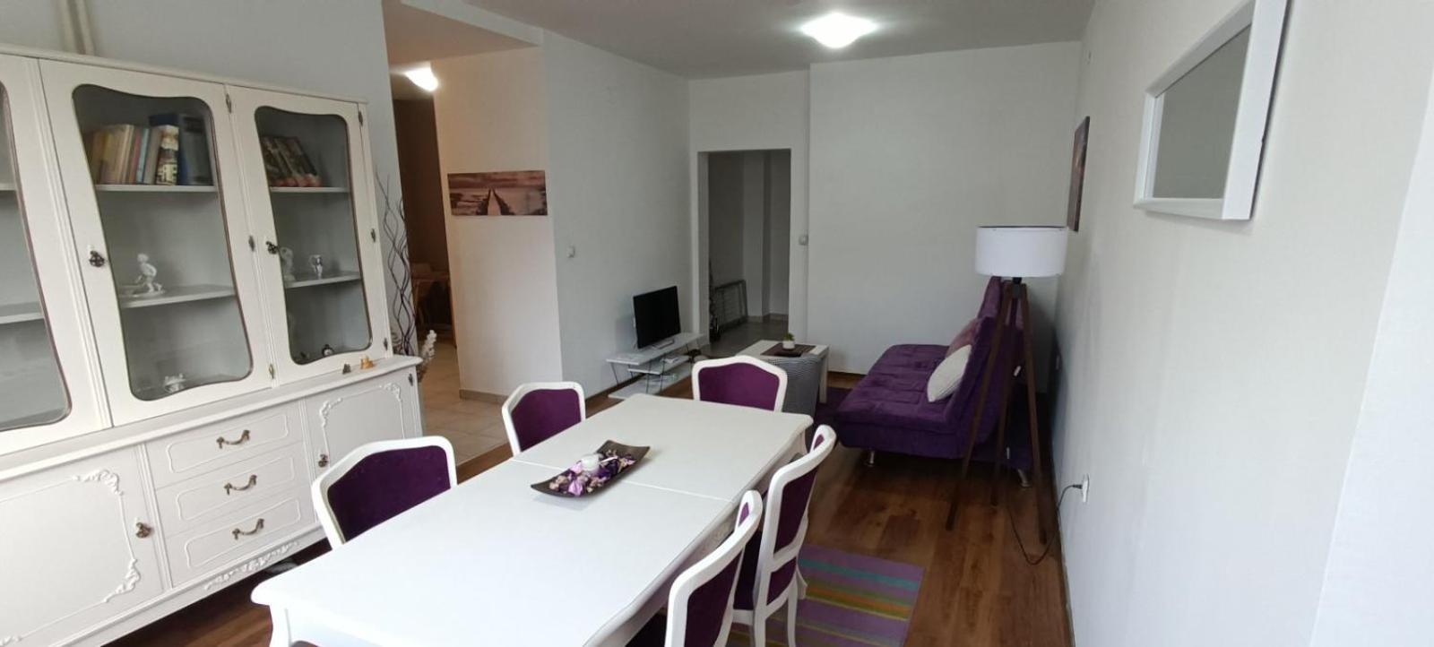 Lovely Square Apartment Purple Velvet Skopje Extérieur photo
