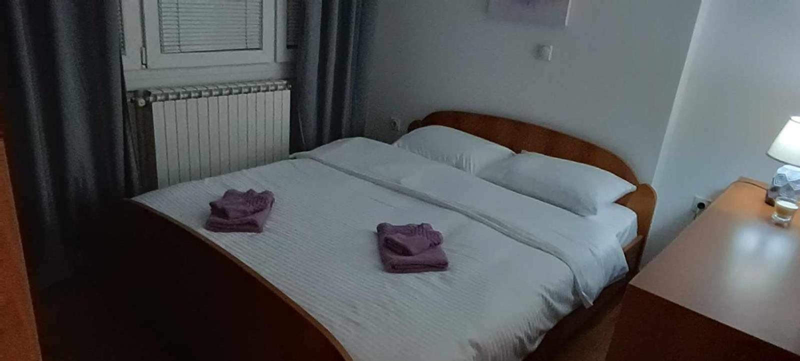Lovely Square Apartment Purple Velvet Skopje Extérieur photo