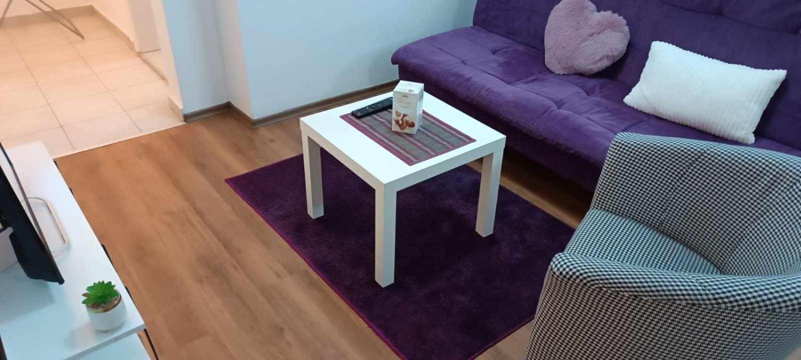 Lovely Square Apartment Purple Velvet Skopje Extérieur photo