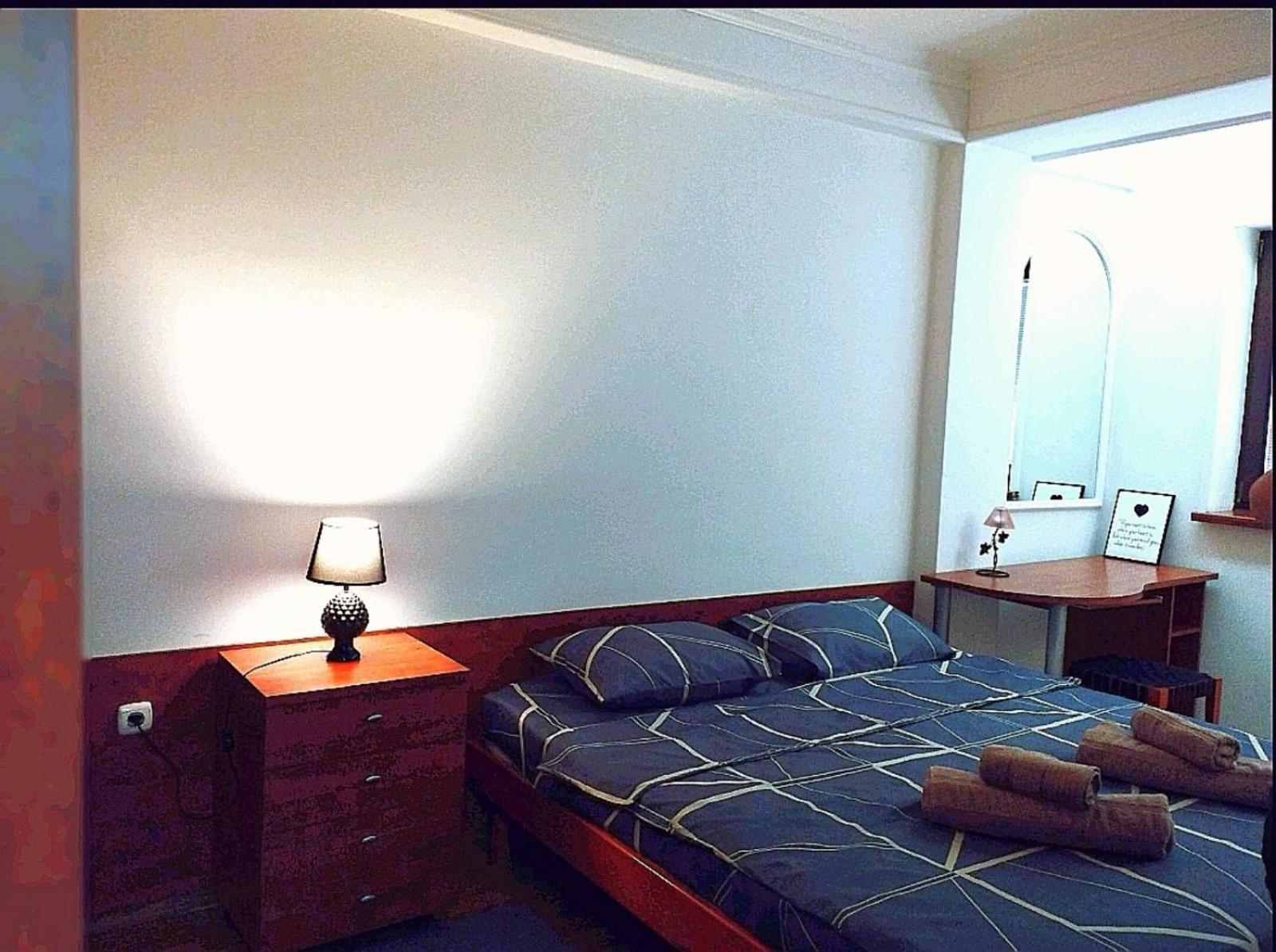 Lovely Square Apartment Purple Velvet Skopje Chambre photo