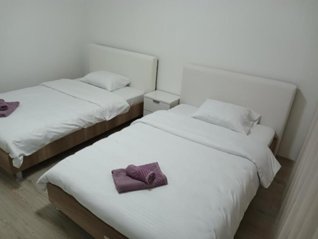 Lovely Square Apartment Purple Velvet Skopje Chambre photo