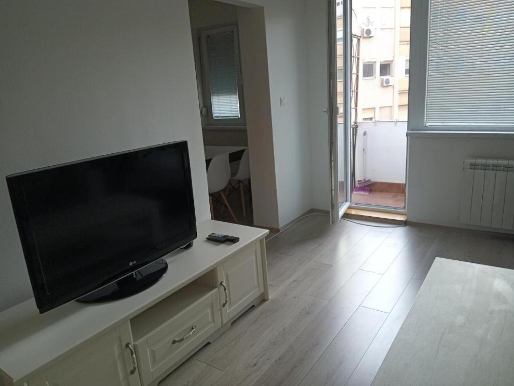 Lovely Square Apartment Purple Velvet Skopje Chambre photo