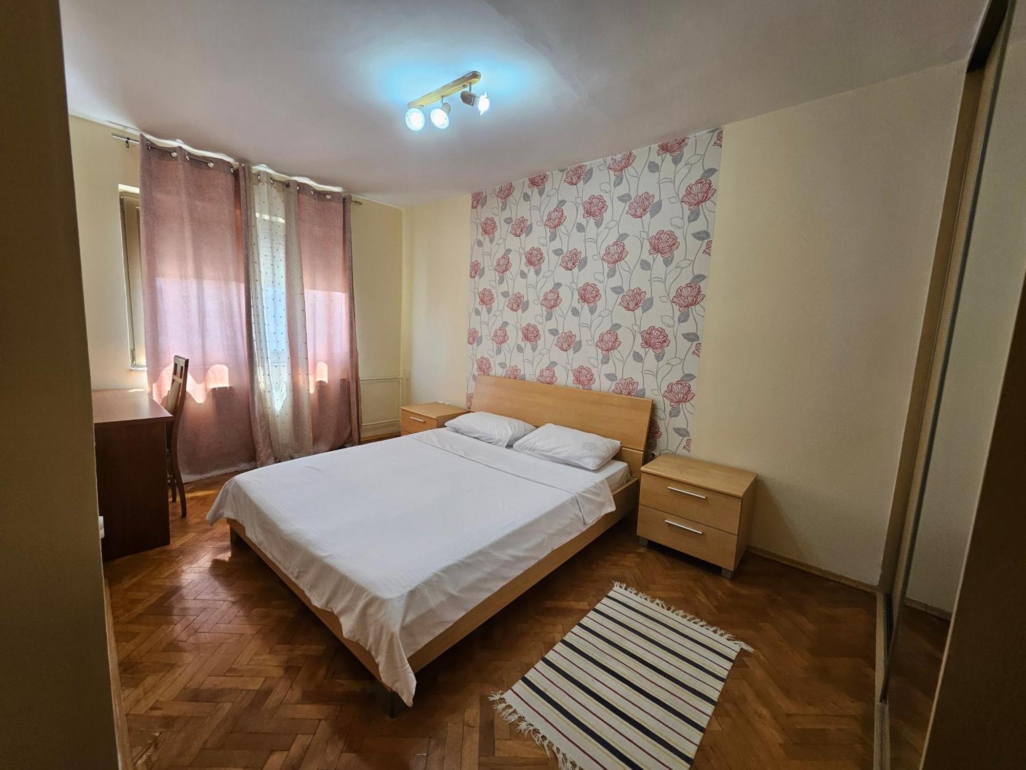 Lovely Square Apartment Purple Velvet Skopje Chambre photo